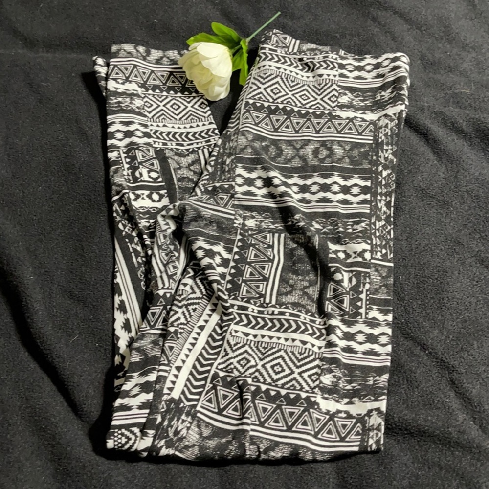Super soft Derek Heart leggings M